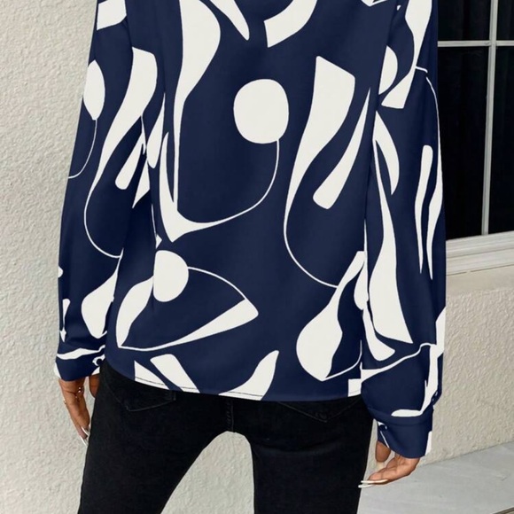 New Navy and White Abstract Top - Picture 6 of 7